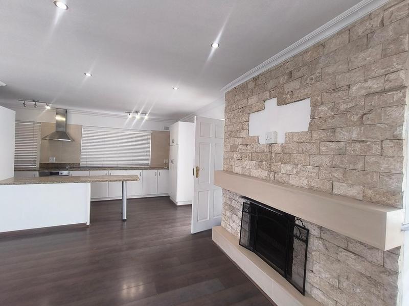 To Let 4 Bedroom Property for Rent in Table View Western Cape